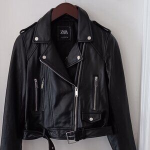 Zara Women Black Leather Jacket Size M Used